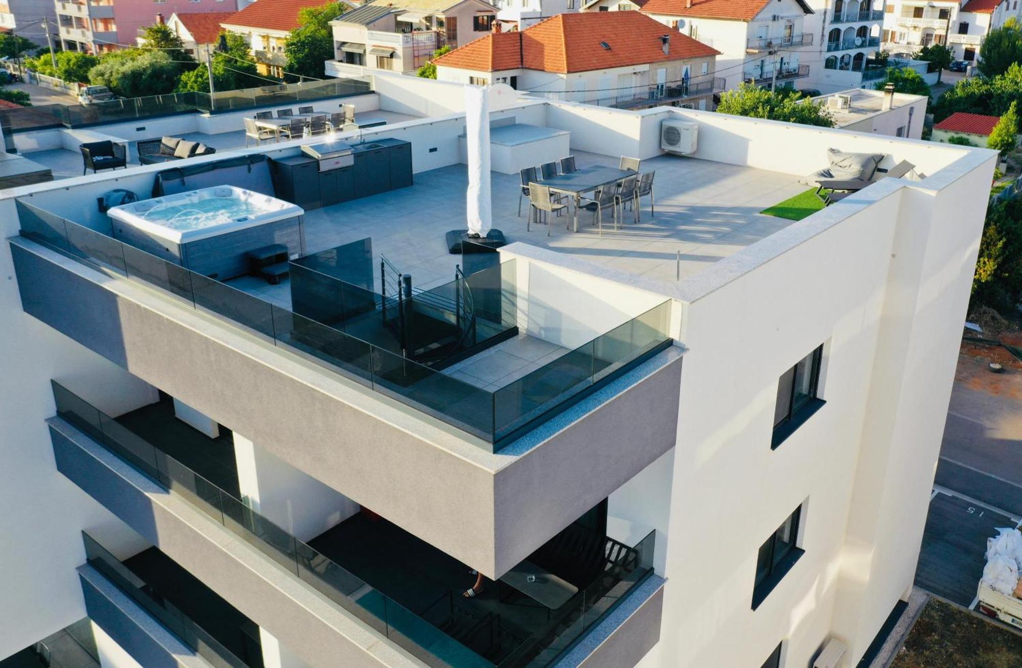 Fux Luxury Rooftop Terrace Jacuzzi & Bbq 자다르 외부 사진